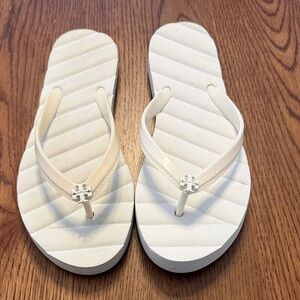 Tory Burch Cream Flip Flops with Logo Accent size 7